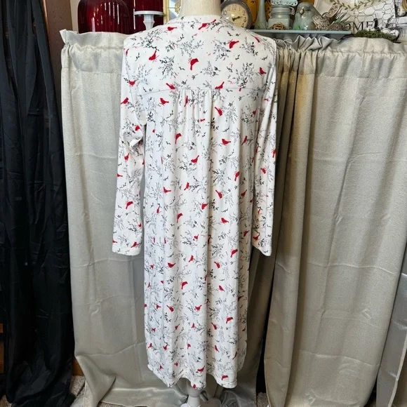 ARIA Collection Cardinal White and Red Nightgown Medium (Oversized - See Desc) - Picture 10 of 13